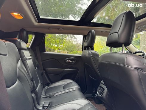 Jeep Cherokee 2015 серый - фото 30