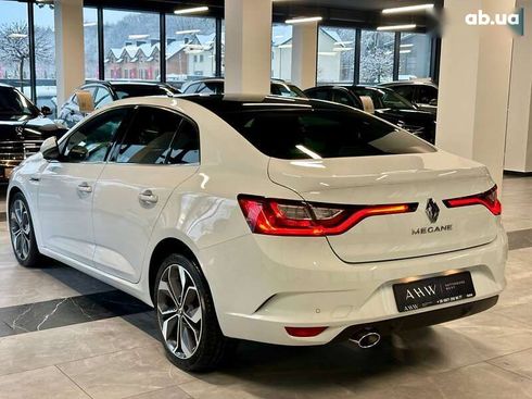 Renault Megane 2018 - фото 12