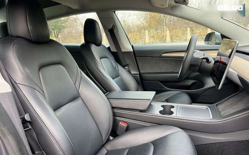 Tesla Model 3 2022 - фото 15