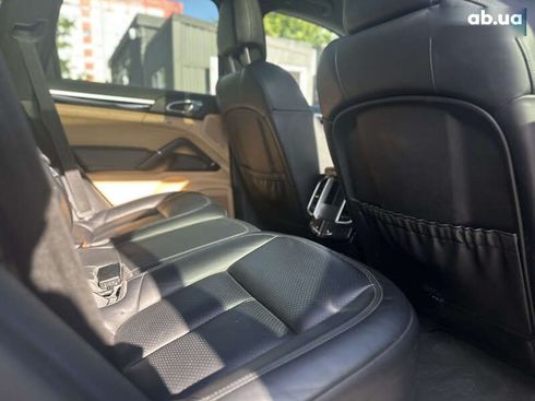 Porsche Cayenne 2017 - фото 14