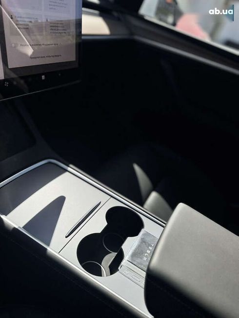 Tesla Model Y 2024 - фото 8