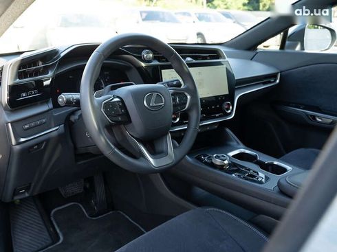 Lexus RZ 450e 2023 - фото 24