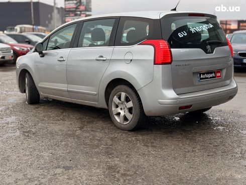 Peugeot 5008 2011 серый - фото 7