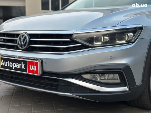 Volkswagen passat alltrack 2019 серый - фото 14