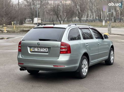 Skoda Octavia 2011 - фото 25