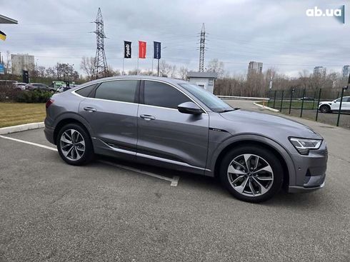 Audi E-Tron 2021 - фото 10
