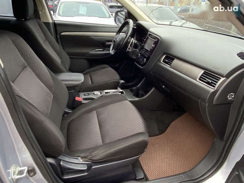 Mitsubishi Outlander 2012 - фото 23