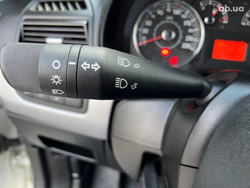 Fiat grande punto 2012 белый - фото 25