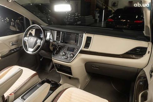 Toyota Sienna 2020 - фото 14