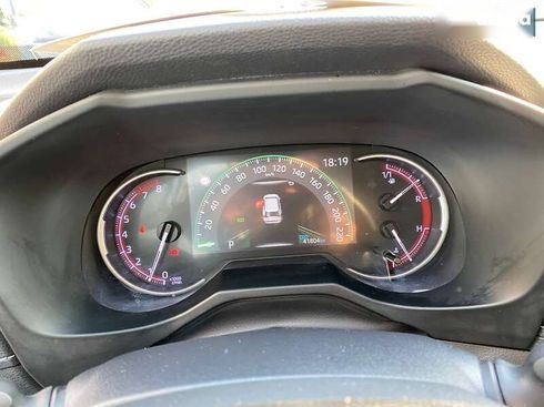 Toyota RAV4 2020 - фото 12