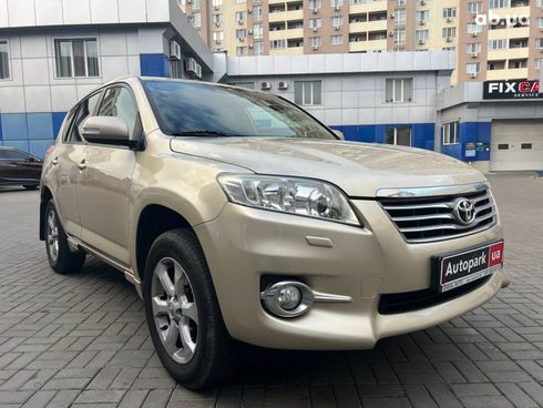 Toyota RAV4 2011 бежевый - фото 3