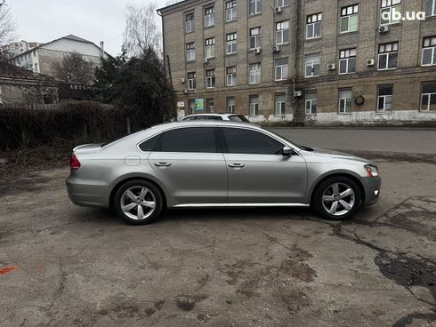 Volkswagen Passat 2013 серый - фото 8