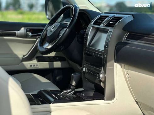 Lexus GX 2020 - фото 13