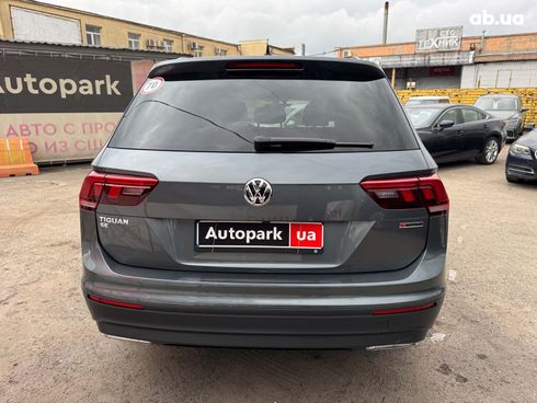 Volkswagen Tiguan 2019 серый - фото 9