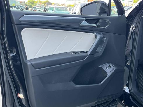 Volkswagen Tiguan 2018 черный - фото 19