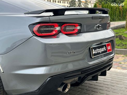 Chevrolet Camaro 2019 серый - фото 14