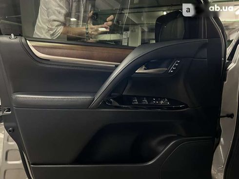 Lexus LX 2016 - фото 16