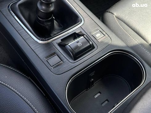 Subaru Legacy 2014 белый - фото 33