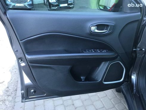 Jeep Compass 2019 серый - фото 18