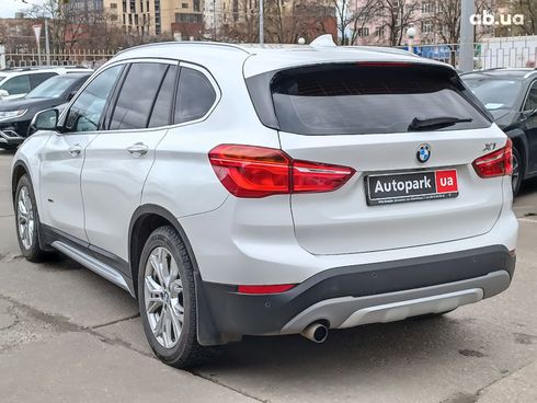BMW X1 2016 белый - фото 4