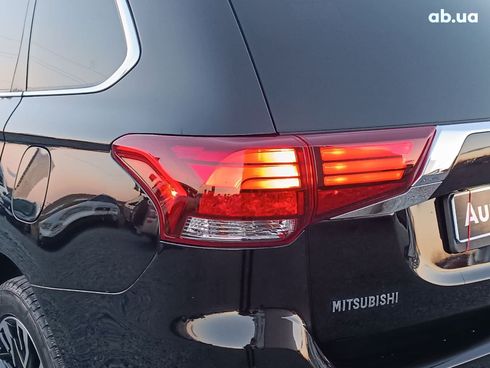 Mitsubishi Outlander 2018 черный - фото 19