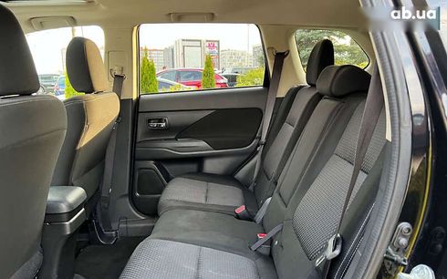 Mitsubishi Outlander 2017 - фото 10