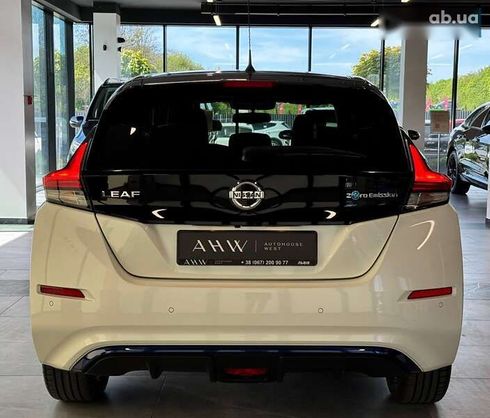 Nissan Leaf 2020 - фото 11