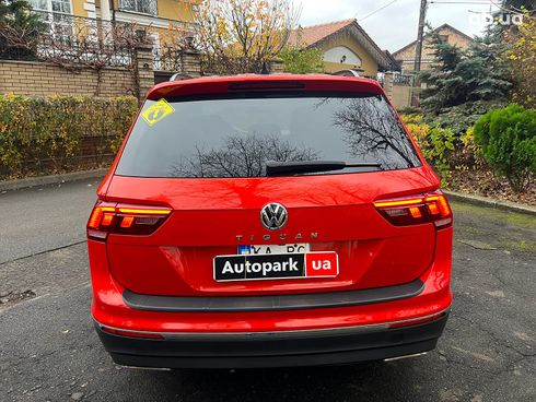 Volkswagen Tiguan 2018 оранжевый - фото 6