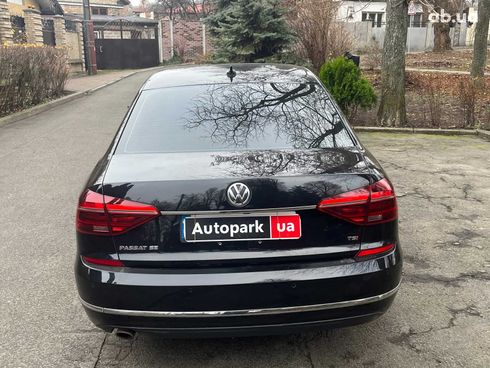 Volkswagen Passat 2018 черный - фото 10
