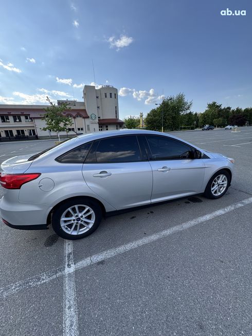 Ford Focus 2018 серебристый - фото 4