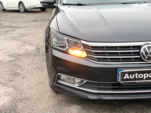 Volkswagen Passat 2017 черный - фото 10