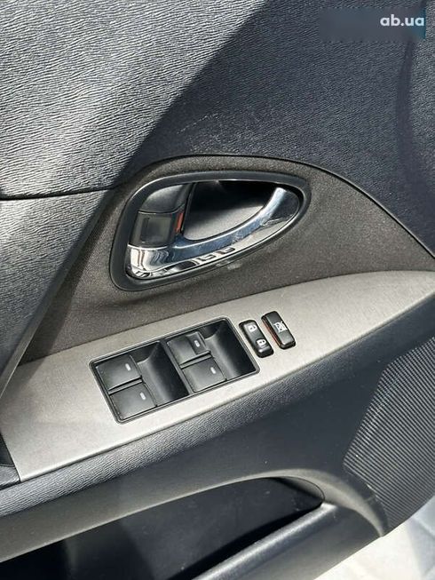 Toyota Avensis 2010 - фото 5