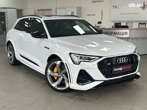 Audi E-Tron 2022 - фото 2