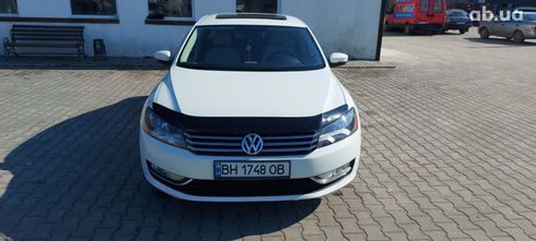 Volkswagen Passat 2012 белый - фото 12