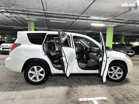 Toyota RAV4 2013 - фото 22