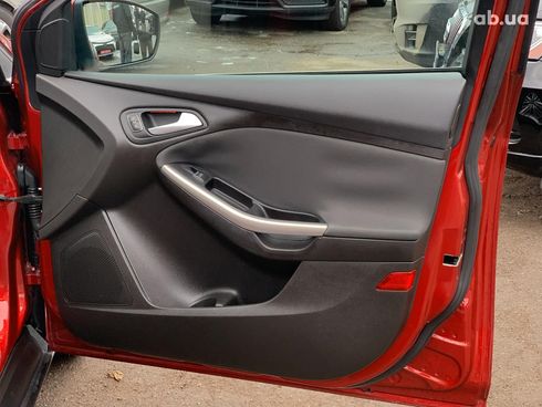 Ford Focus 2016 красный - фото 18