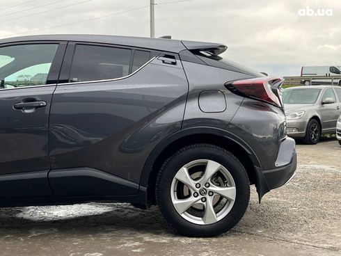 Toyota C-HR 2017 серый - фото 5
