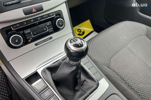 Volkswagen Passat 2011 - фото 14