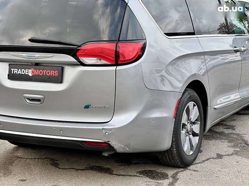 Chrysler Pacifica 2017 - фото 17