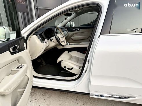 Volvo XC60 2021 - фото 27