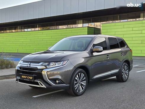 Mitsubishi Outlander 2018 - фото 2