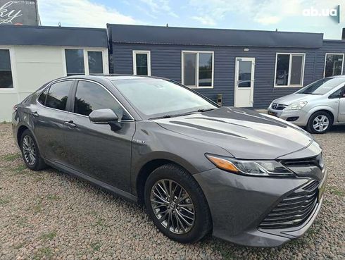 Toyota Camry 2019 - фото 3
