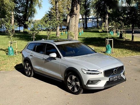Volvo V60 Cross Country 2024 - фото 29
