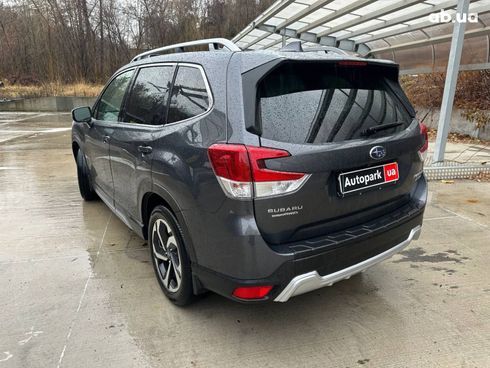 Subaru Forester 2022 серый - фото 3