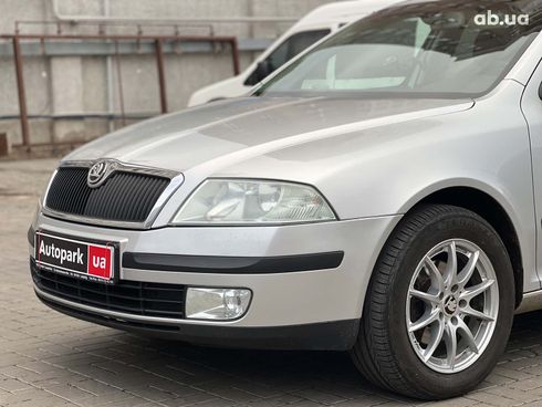 Skoda Octavia 2005 серый - фото 2