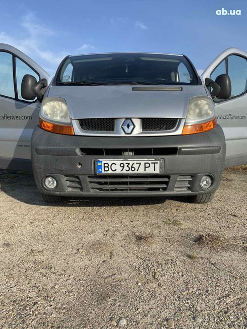 Renault Trafic 2005 серый - фото 17