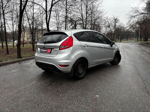 Ford Fiesta 2012 серый - фото 7