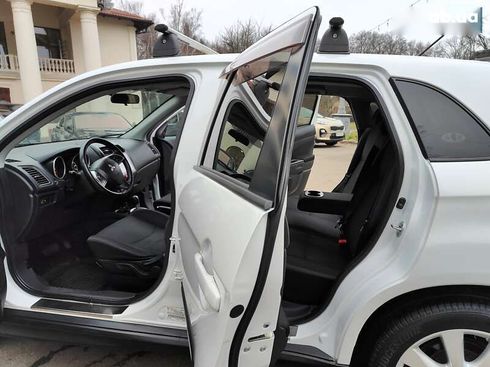 Mitsubishi Outlander 2015 - фото 6