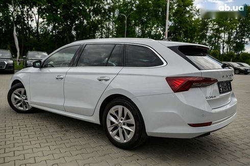 Skoda Octavia 2021 - фото 18