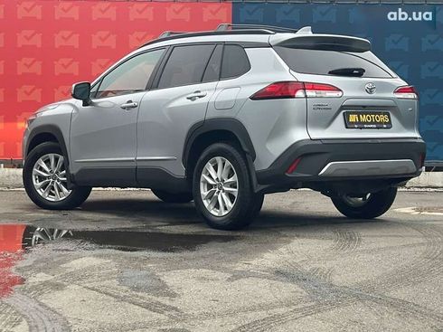 Toyota Corolla Cross 2022 - фото 3